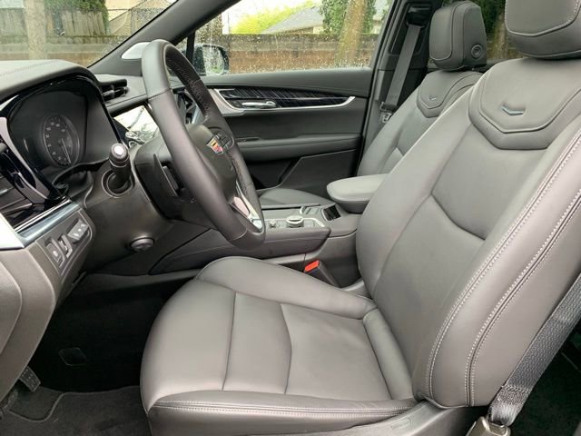 Used 2025 Cadillac XT6 Premium Luxury w/ Technology Package image 14