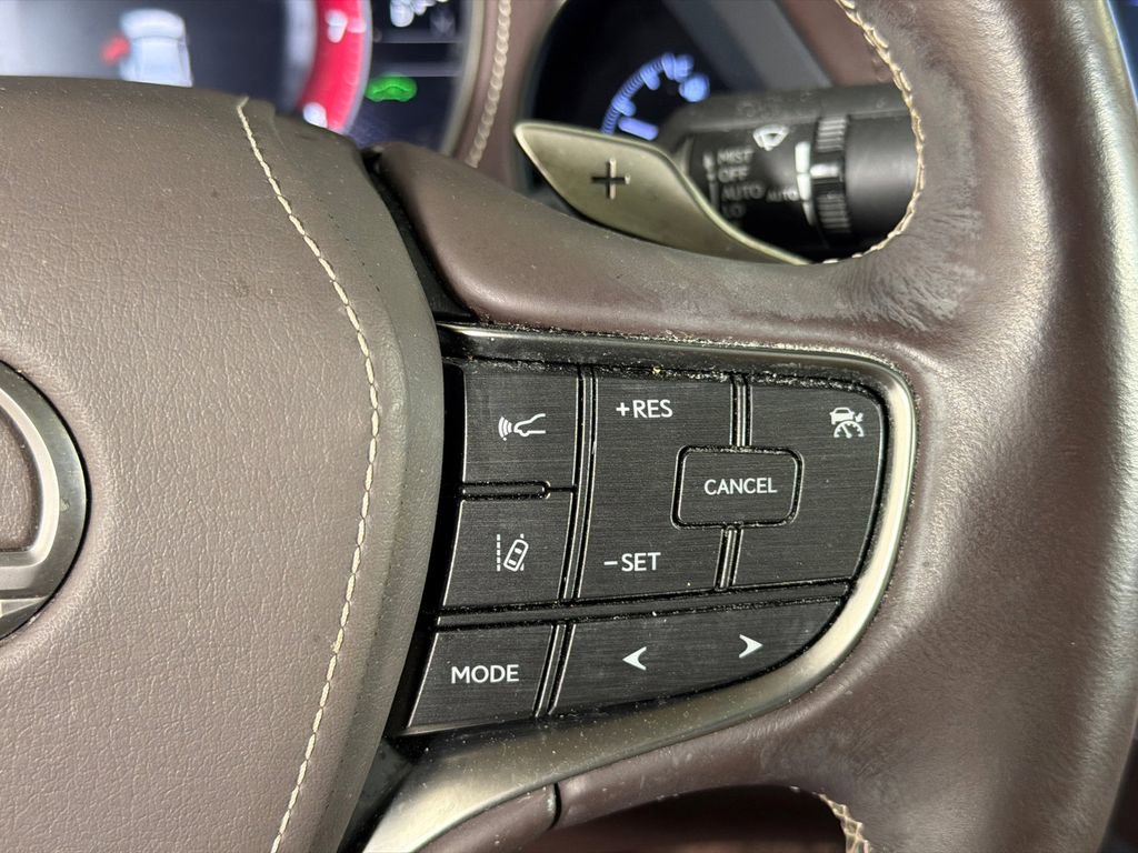 Used 2019 Lexus LS 500 w/ Luxury Package image 28