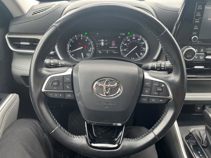 Used 2021 Toyota Highlander XLE image 21