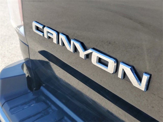 Used 2016 GMC Canyon SLT w/ Driver Alert Package image 5