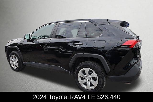 Used 2024 Toyota RAV4 LE image 8