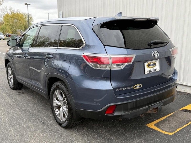 Used 2015 Toyota Highlander XLE image 3