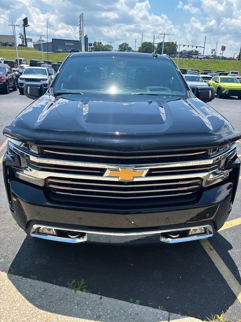 Used 2020 Chevrolet Silverado 1500 High Country w/ Technology Package AWD/4WD image 2