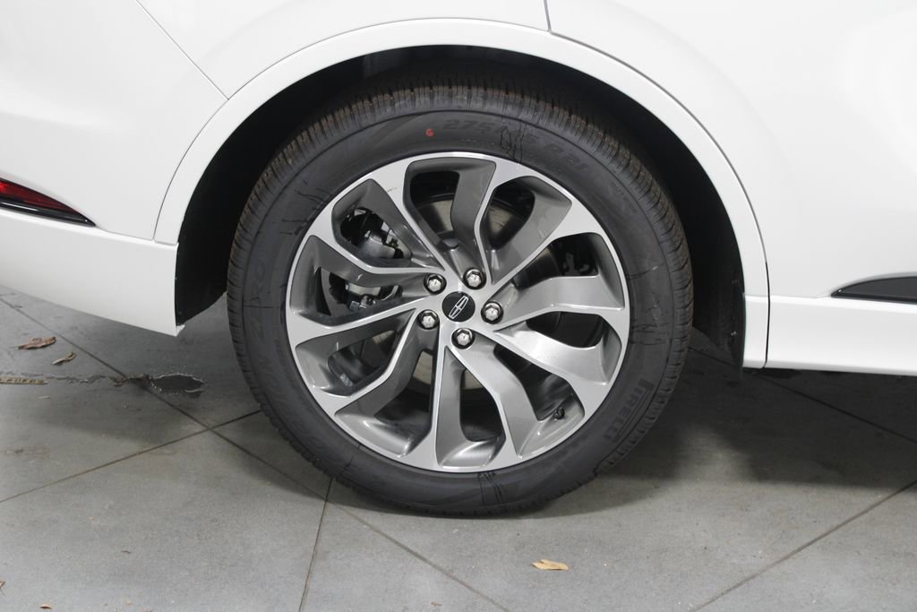 New 2026 Lincoln Aviator 2WD w/ Jet Appearance Package image 13