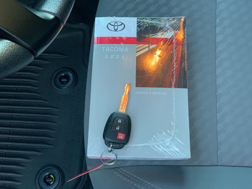 Used 2021 Toyota Tacoma SR image 9
