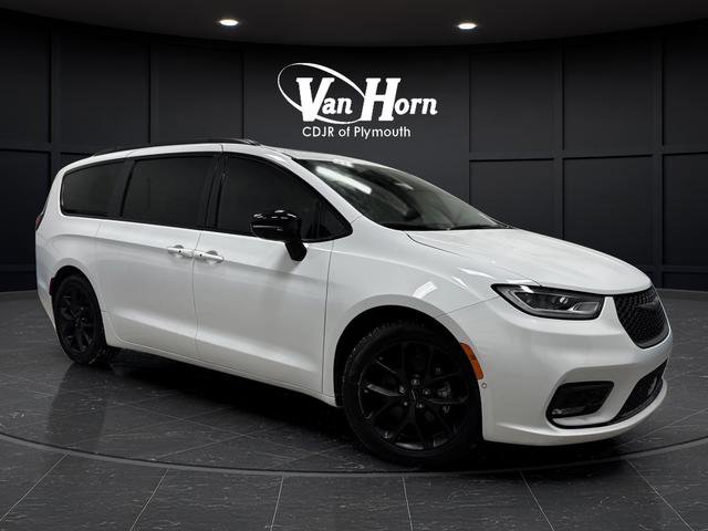 Used 2024 Chrysler Pacifica Limited w/ S Appearance Package video 1