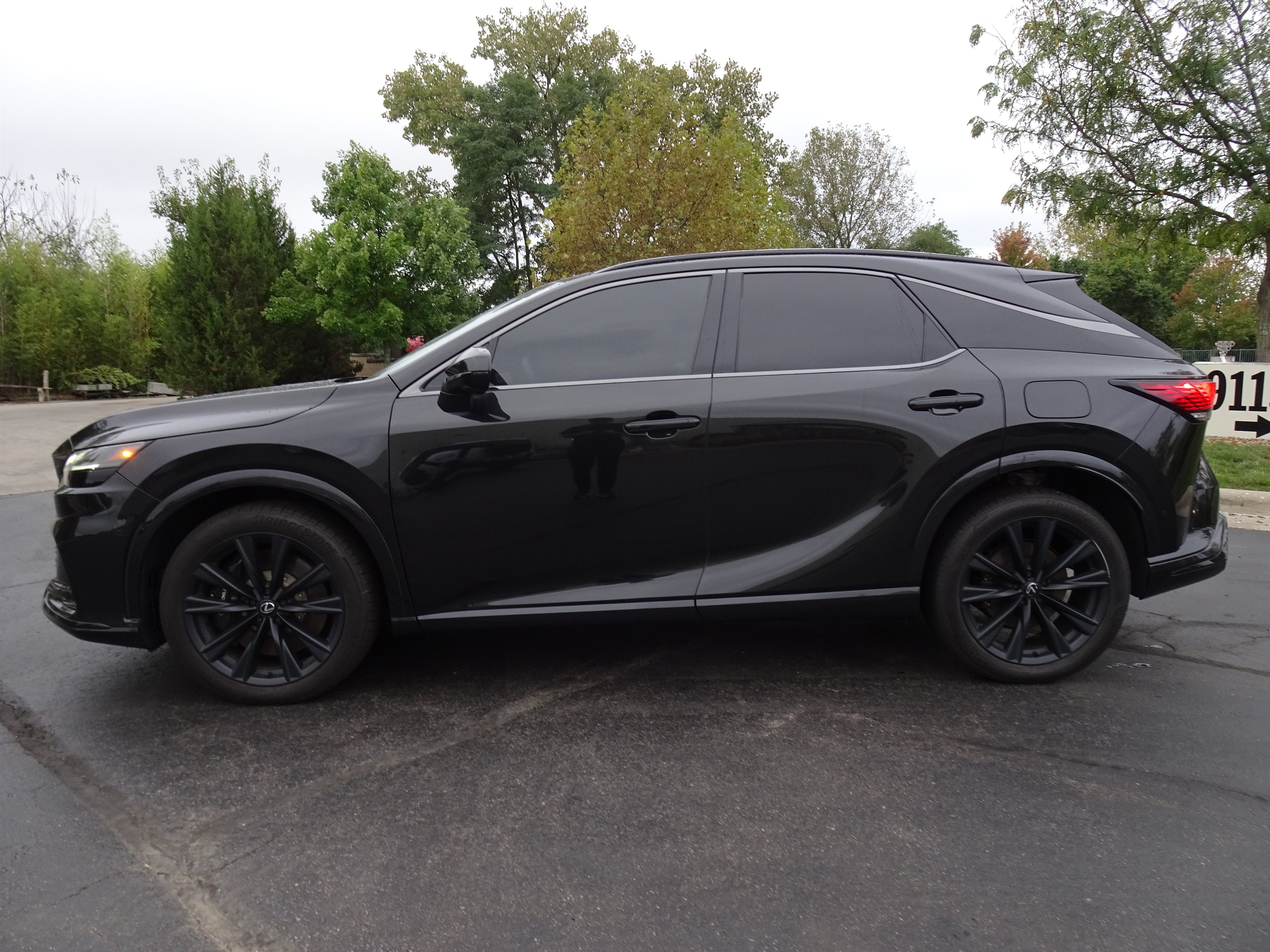 Used 2023 Lexus RX 500h F Sport w/ Accessory Package (2T) AWD/4WD image 3