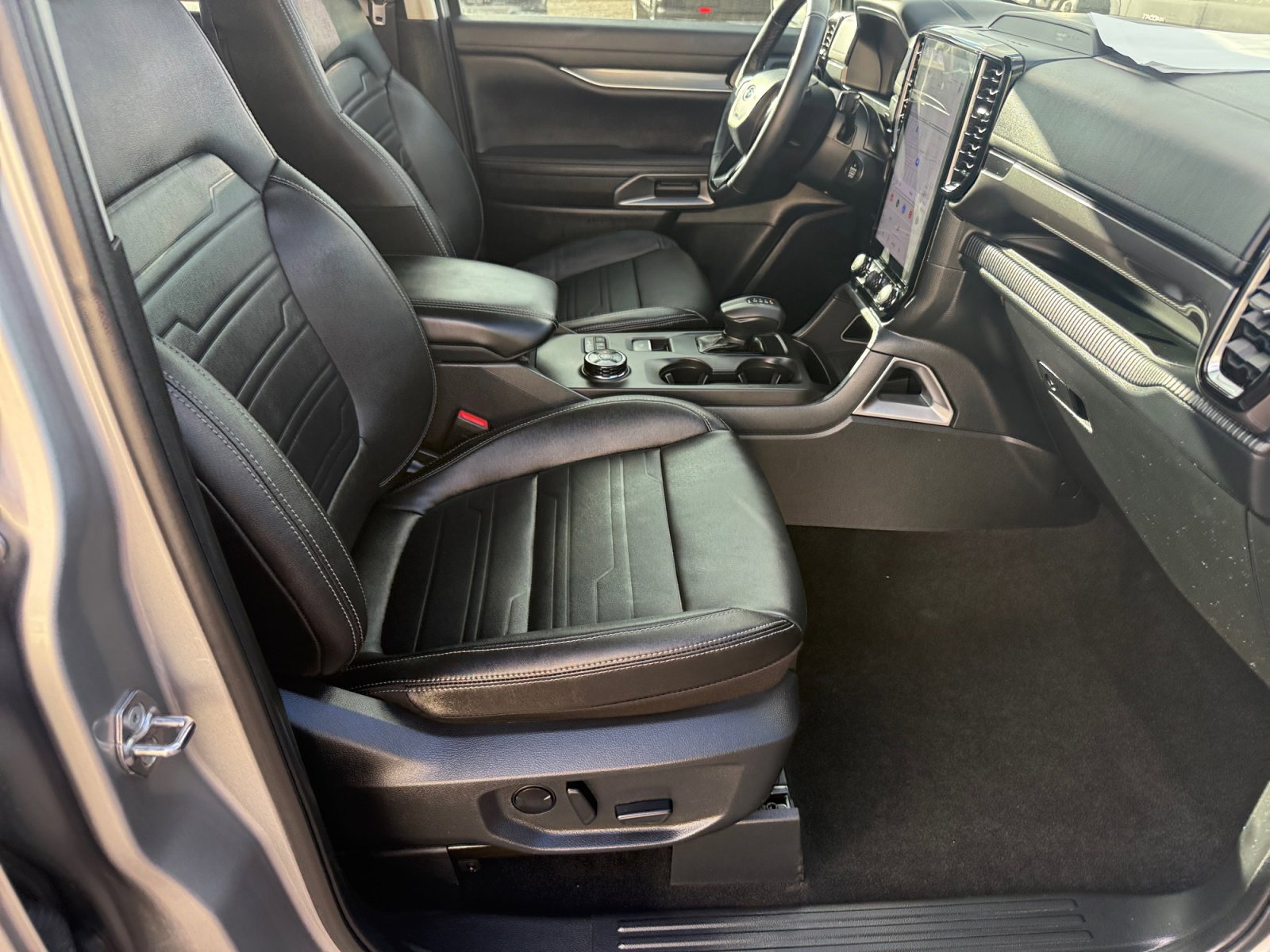 Used 2024 Ford Ranger Lariat w/ FX4 Off-Road Package image 29