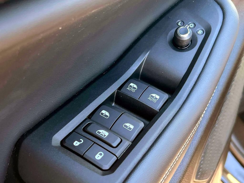 Certified 2023 Jeep Grand Cherokee Laredo image 18