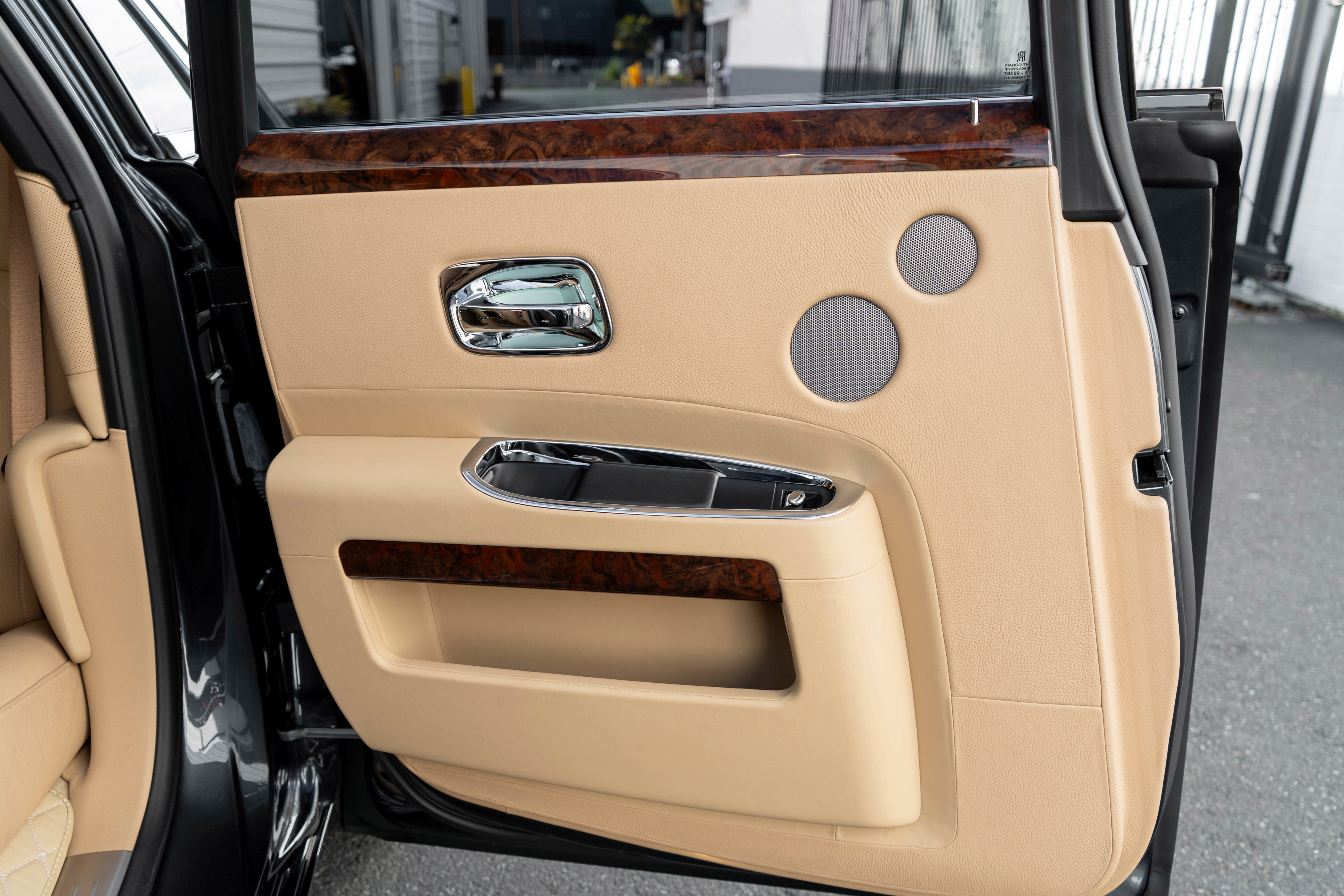 Used 2014 Rolls-Royce Ghost image 44