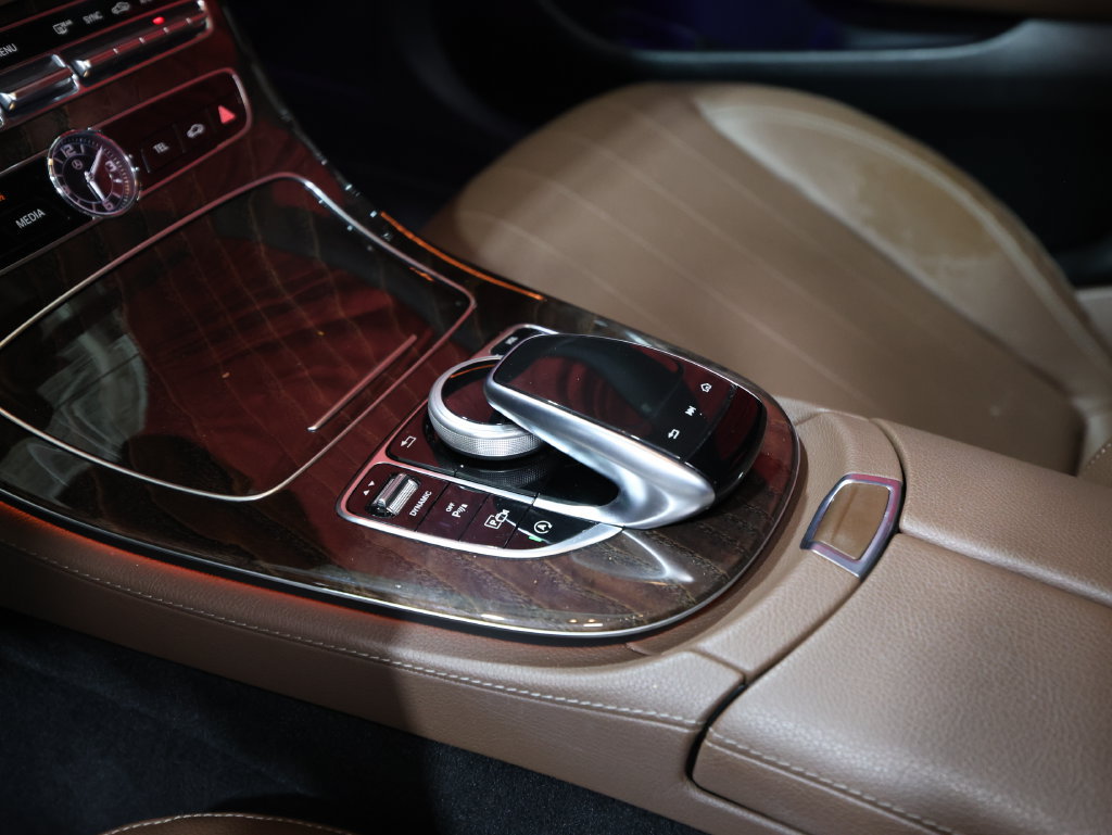 Used 2019 Mercedes-Benz E 300 image 25