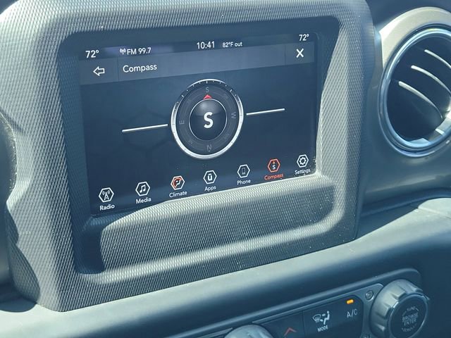 Used 2018 Jeep Wrangler Unlimited Sahara w/ LED Lighting Group AWD/4WD image 24