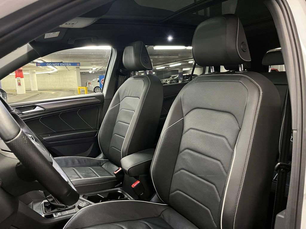 Used 2022 Volkswagen Tiguan SEL R-Line image 17