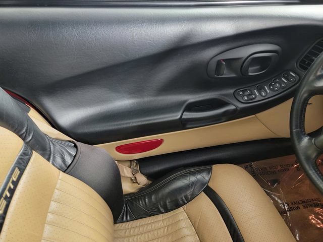 Used 2001 Chevrolet Corvette Coupe RWD image 25
