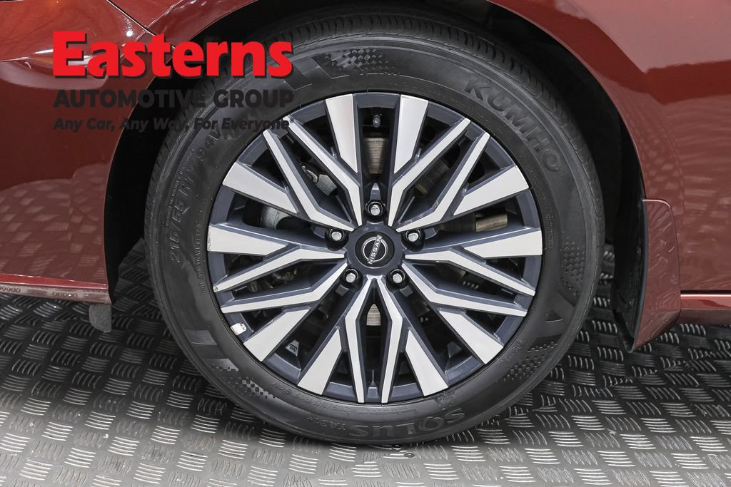 Used 2024 Nissan Altima 2.5 SV w/ SV Premium Package AWD/4WD image 32
