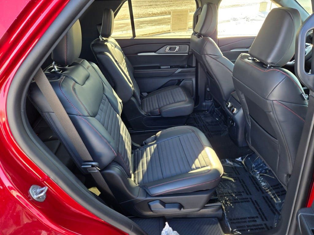 New 2026 Ford Explorer ST-Line w/ ST-Line Street Pack image 10