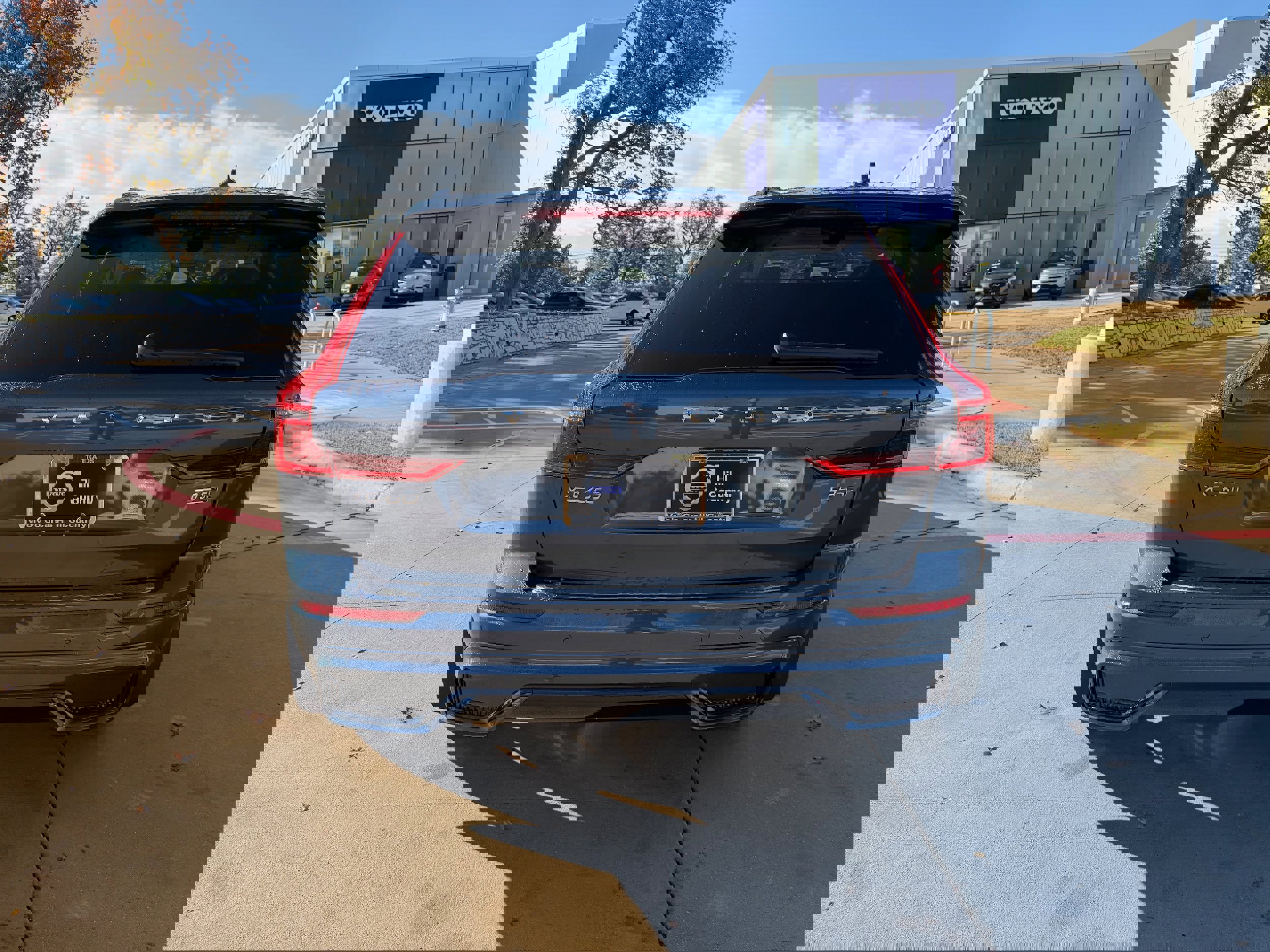 New 2026 Volvo XC60 B5 Ultra w/ Protection Package Premier AWD/4WD image 5