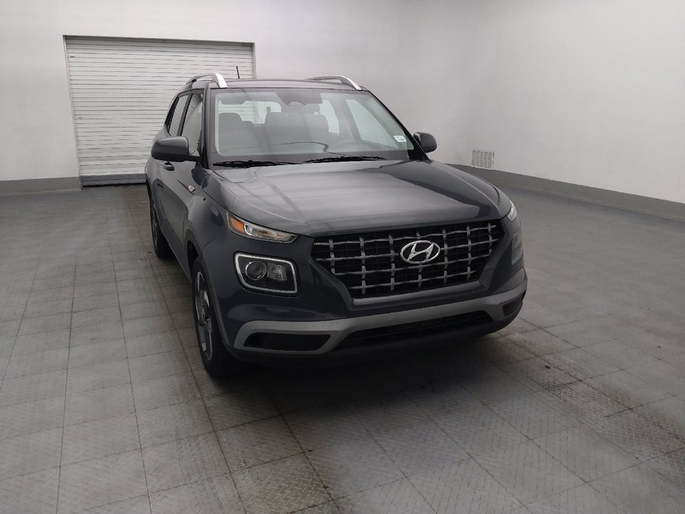 Used 2025 Hyundai Venue SEL FWD image 14