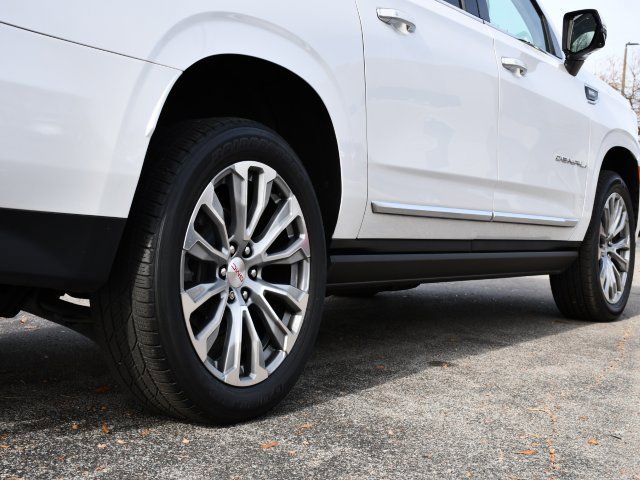 Used 2021 GMC Yukon XL Denali image 9