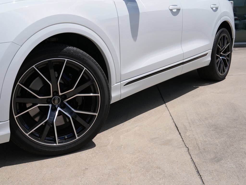 Used 2023 Audi SQ8 Prestige AWD/4WD image 9