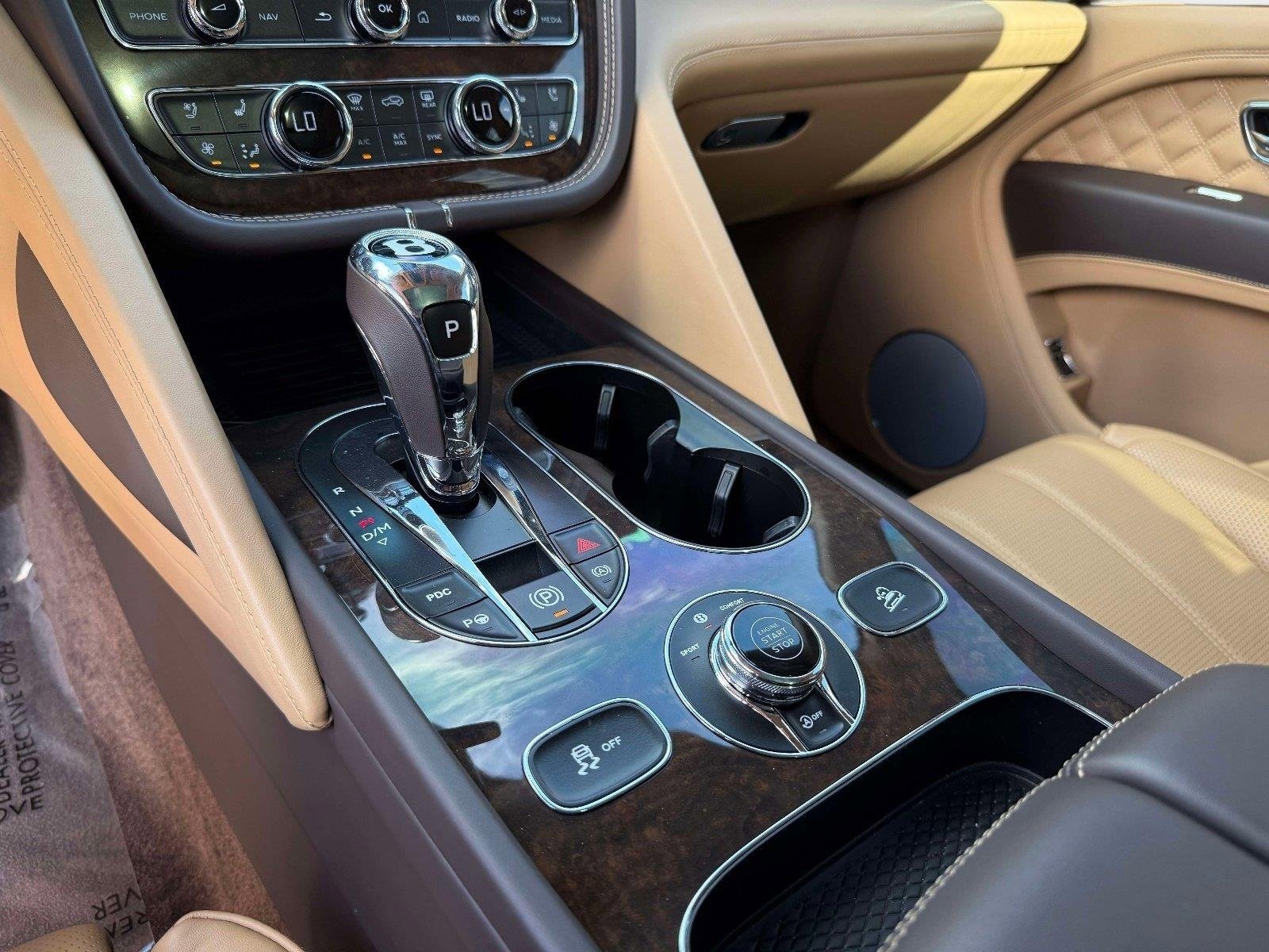 Used 2022 Bentley Bentayga image 53