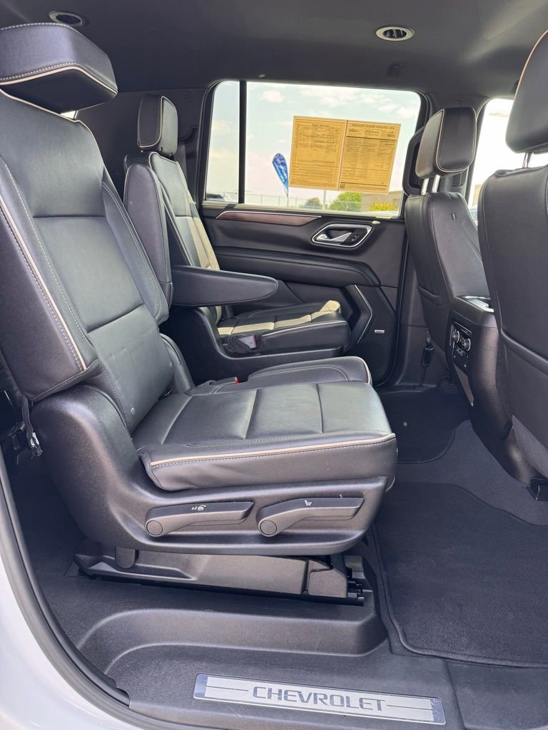 Used 2023 Chevrolet Suburban Premier AWD/4WD image 14