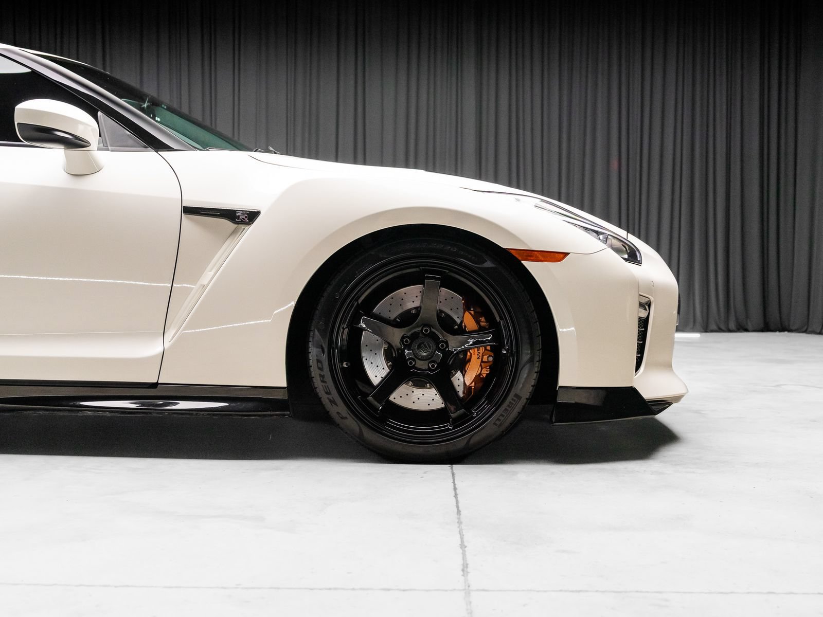 Used 2021 Nissan GT-R Premium AWD/4WD image 29