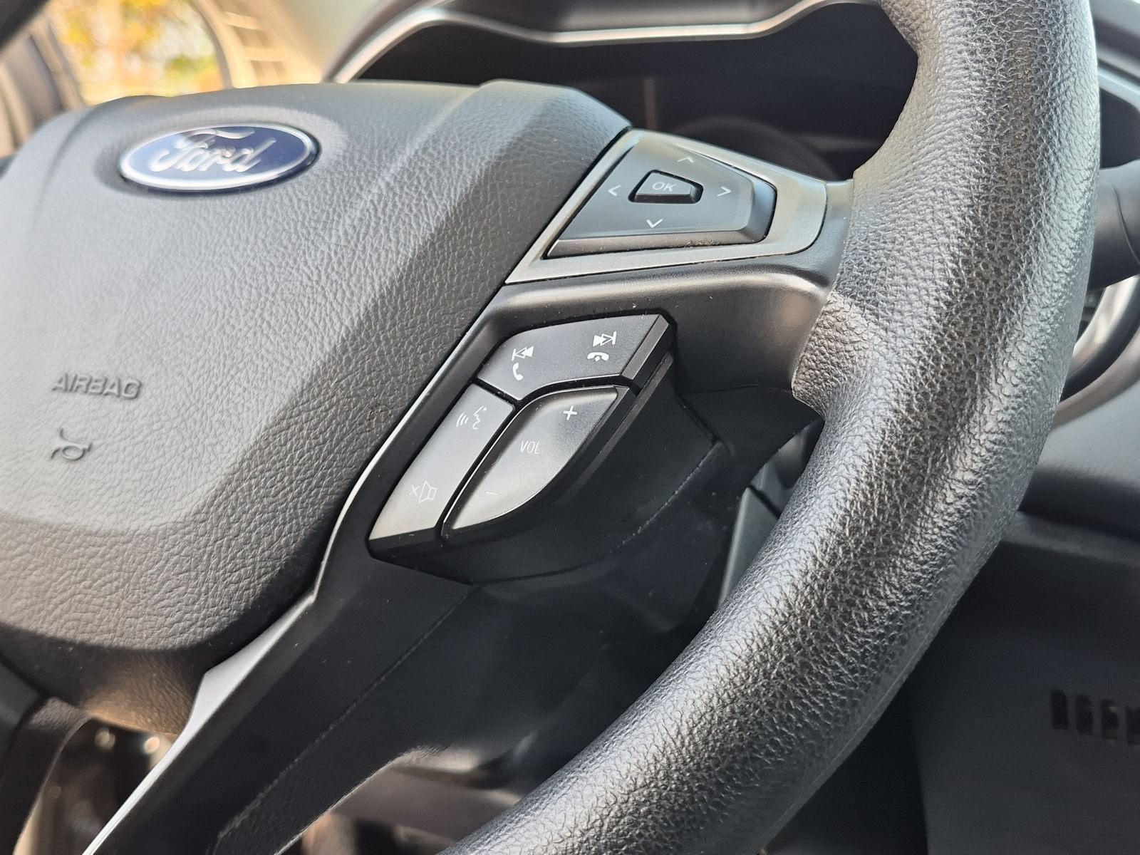 Used 2020 Ford Fusion SE FWD image 23