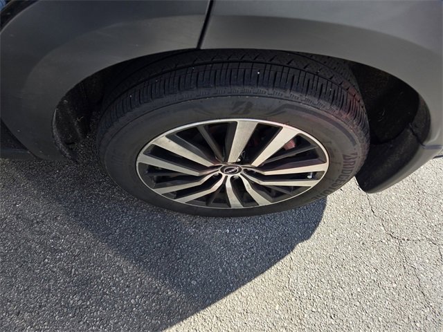 Used 2025 Nissan Pathfinder Platinum image 5