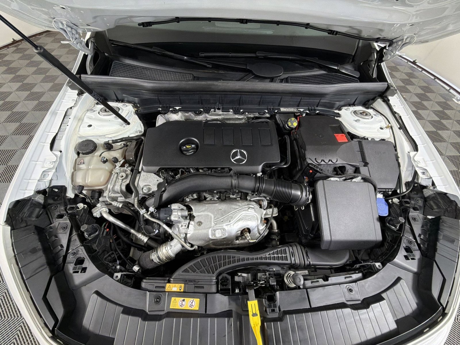 Used 2021 Mercedes-Benz GLB 250 4MATIC image 27