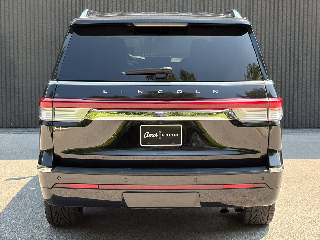 Certified 2022 Lincoln Navigator L Reserve AWD/4WD image 6