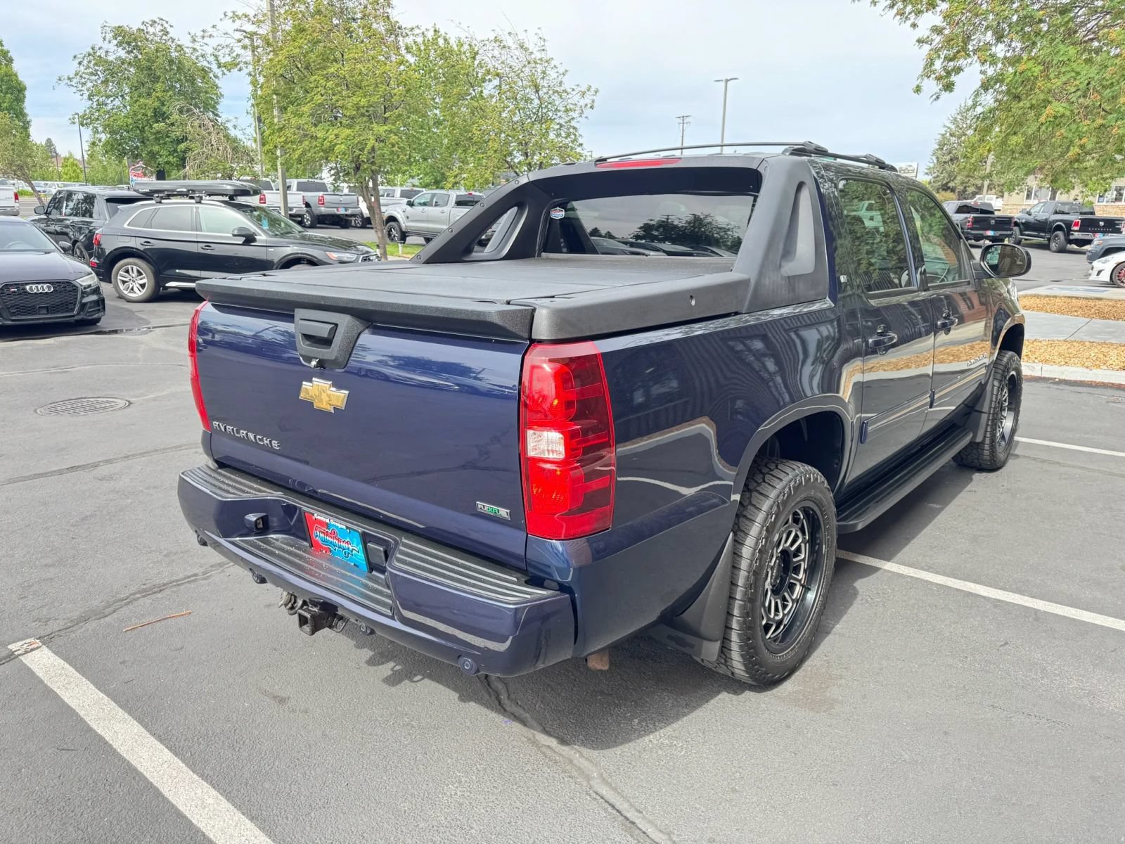 Used 2011 Chevrolet Avalanche LT AWD/4WD image 5