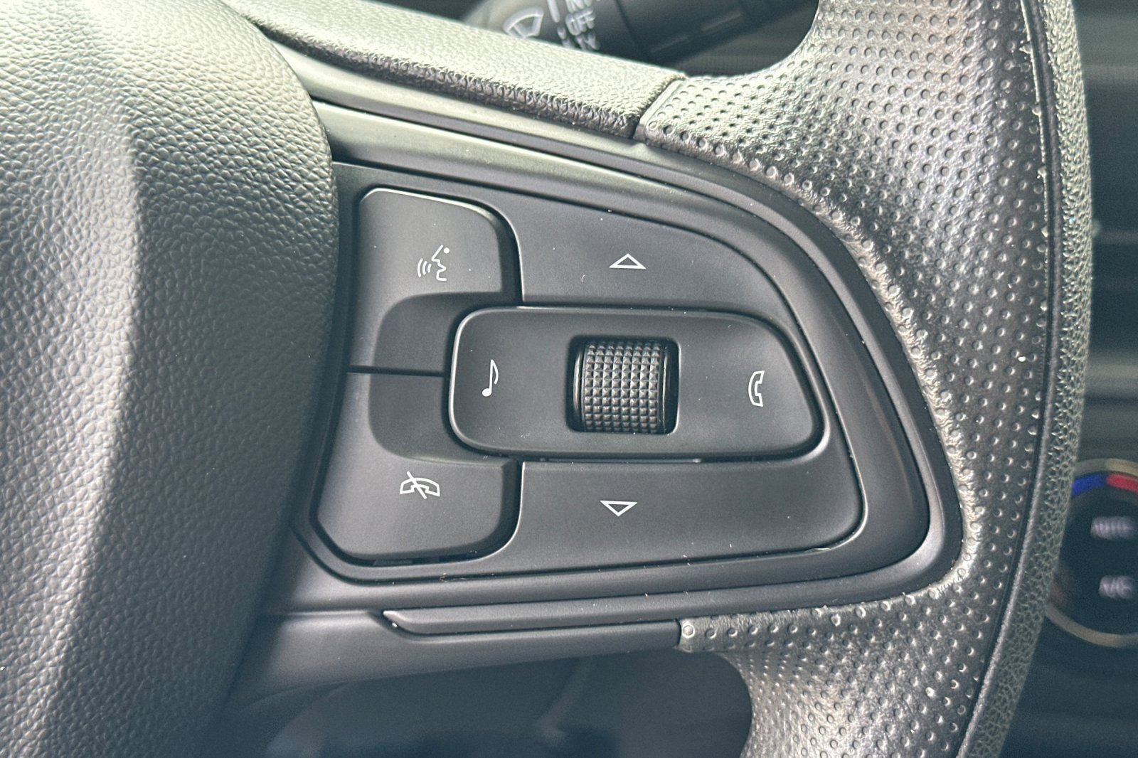 Used 2024 Buick Envista Preferred FWD image 32