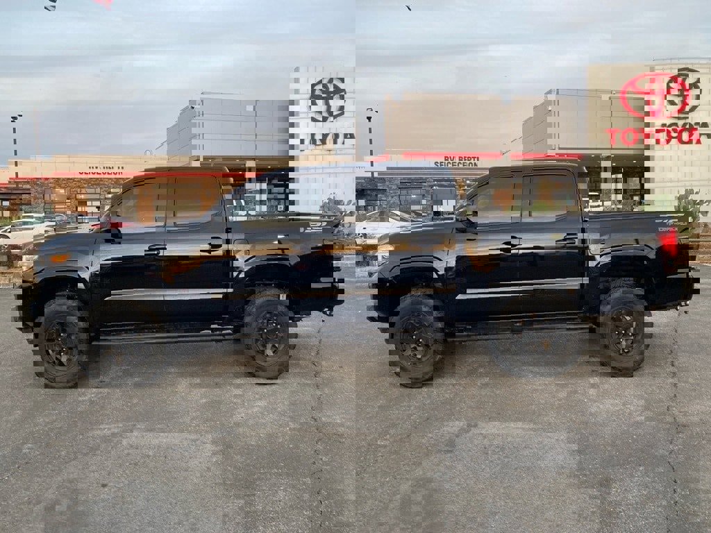 Used 2023 Toyota Tacoma SR image 8