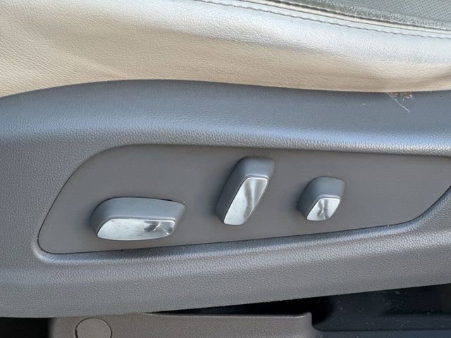 Used 2017 Cadillac XT5 Luxury w/ LPO, Wheel Lock Package image 12