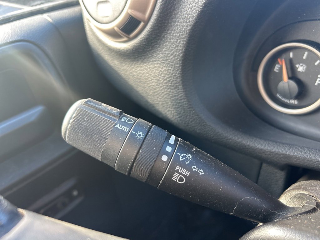 Used 2016 Jeep Wrangler Unlimited Sahara image 12