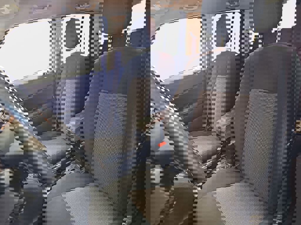 Used 2014 Jeep Patriot Latitude AWD/4WD image 17