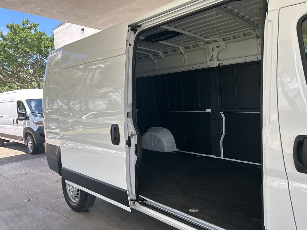 Used 2025 RAM ProMaster 2500 w/ Convenience Group FWD image 27