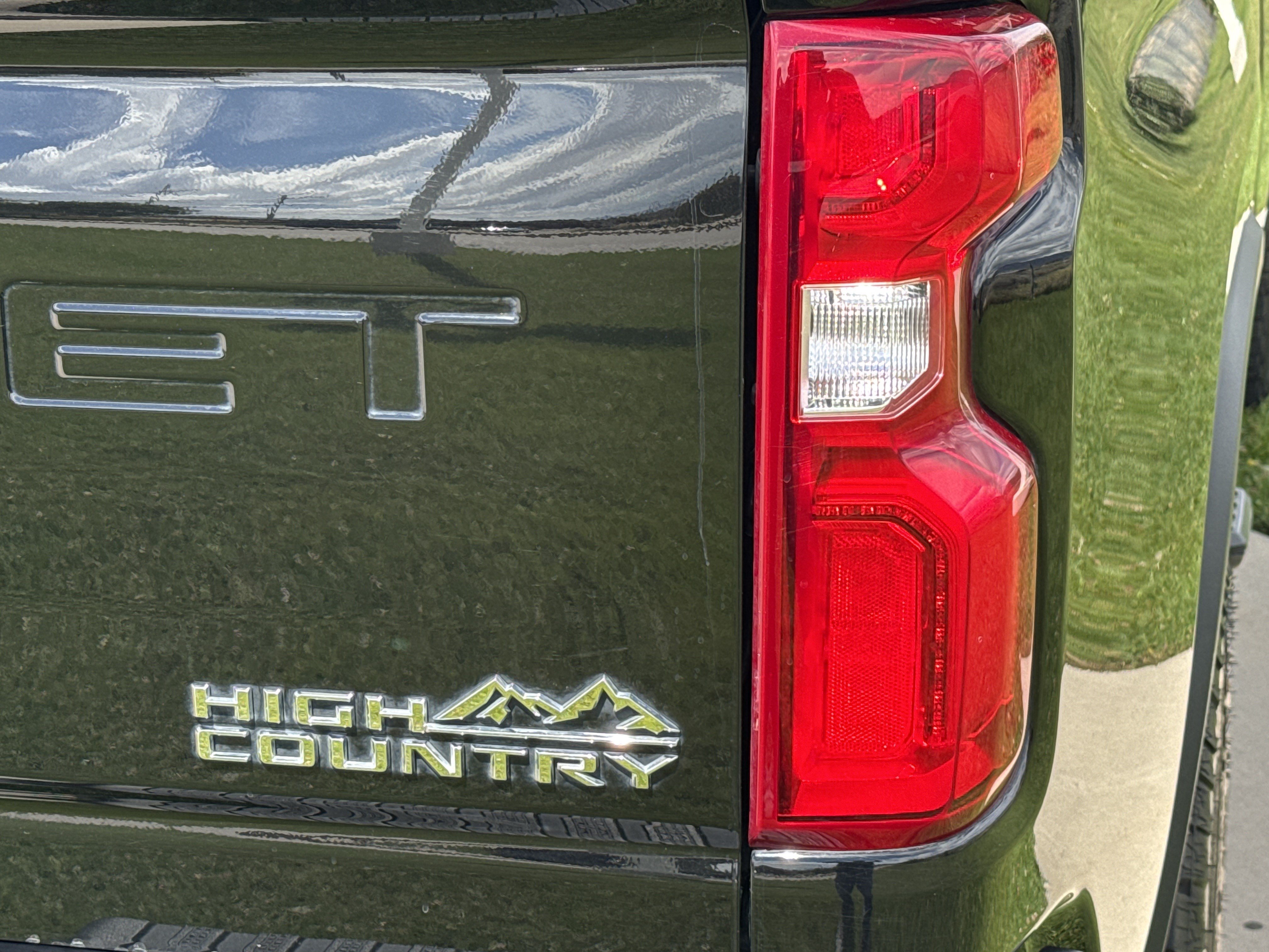 Certified 2022 Chevrolet Silverado 3500 High Country w/ Z71 Off-Road Package AWD/4WD image 11