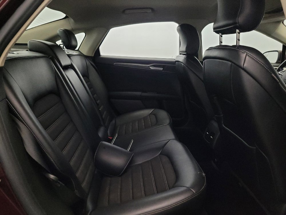 Used 2017 Ford Fusion SE w/ Equipment Group 201A FWD image 19
