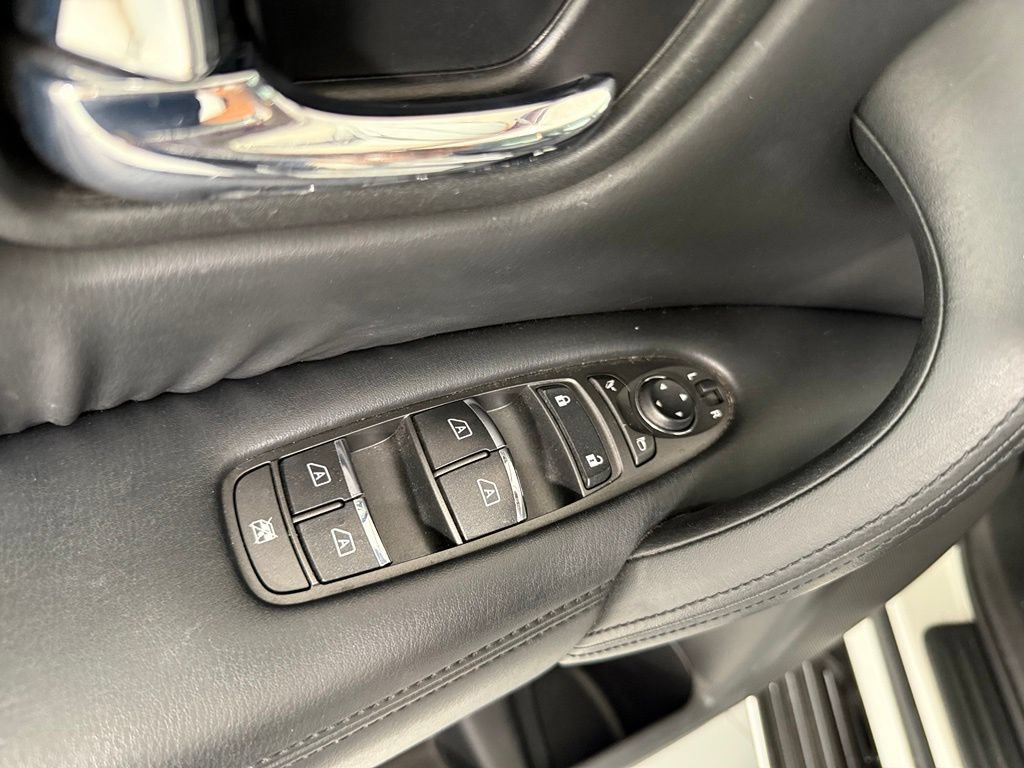 Used 2022 Nissan Armada SV w/ Cargo Package RWD image 13