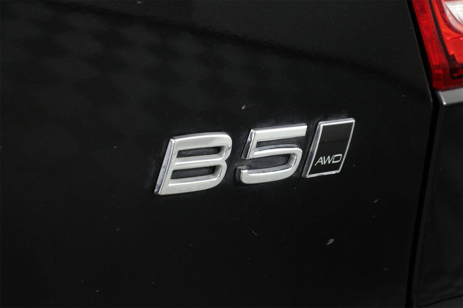 Certified 2025 Volvo XC40 B5 Core image 20