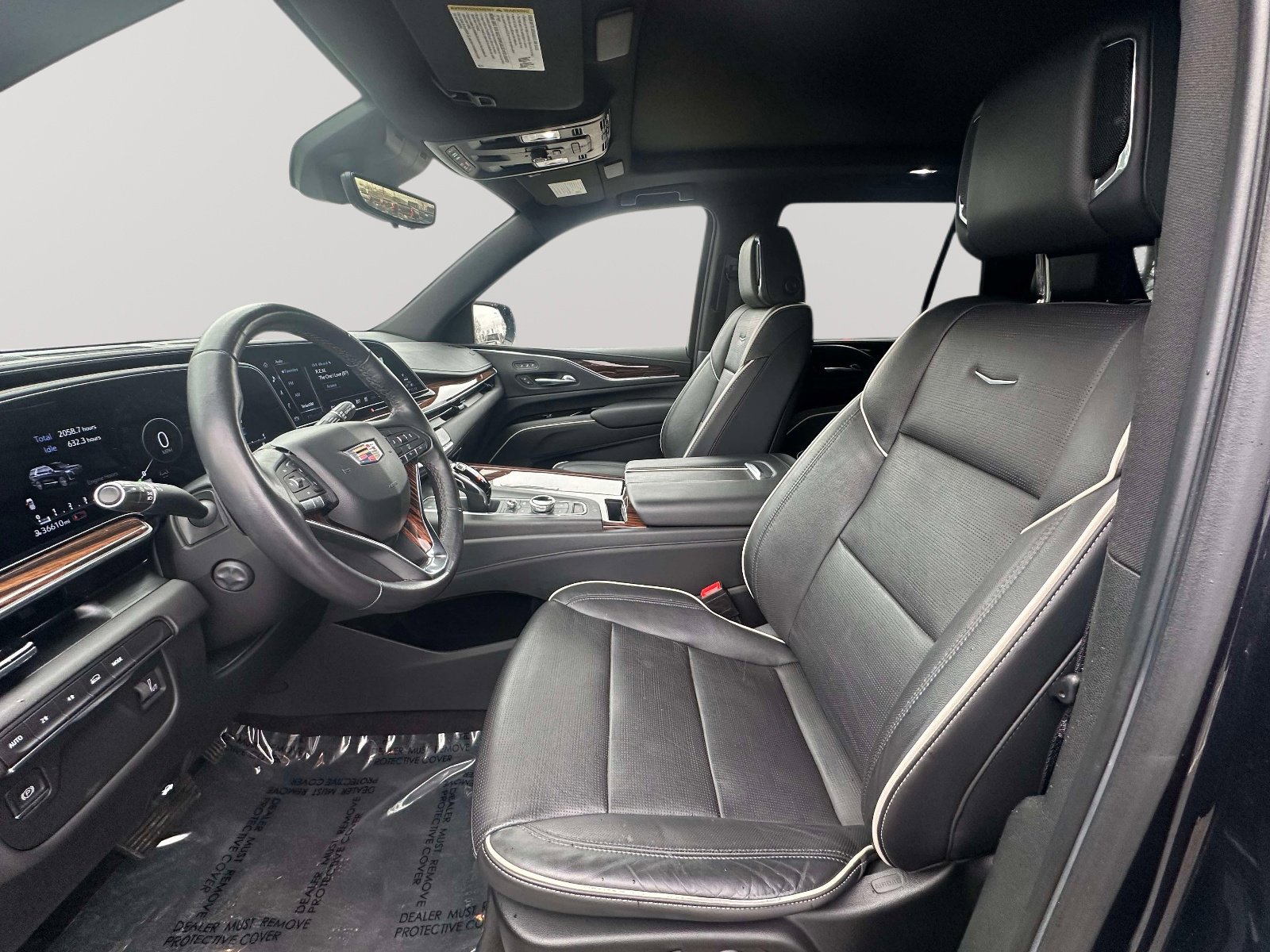 Used 2022 Cadillac Escalade Premium Luxury w/ LPO, Illumination Package image 25