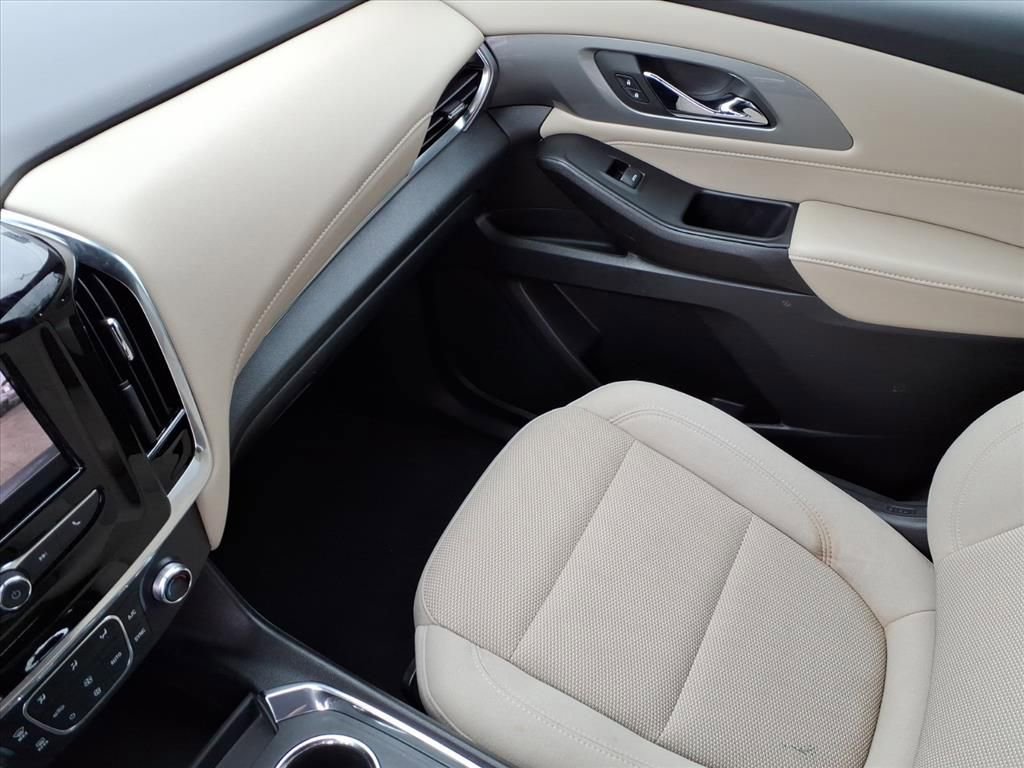 Used 2023 Chevrolet Traverse LS image 30