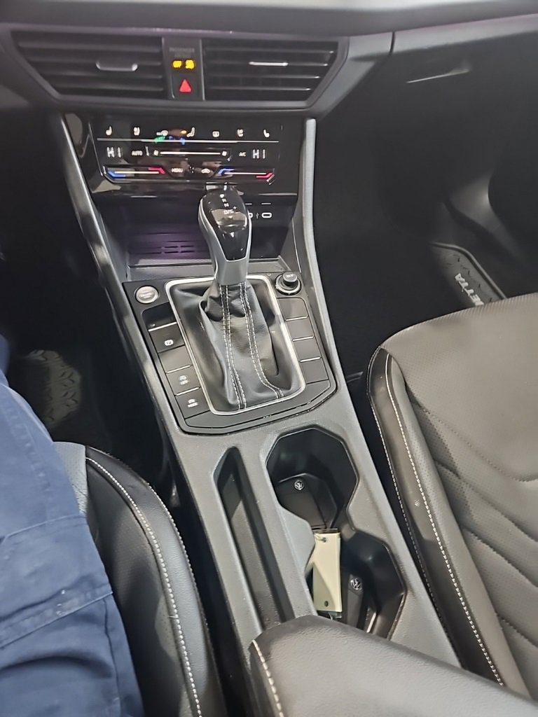 Used 2025 Volkswagen Jetta SEL image 33