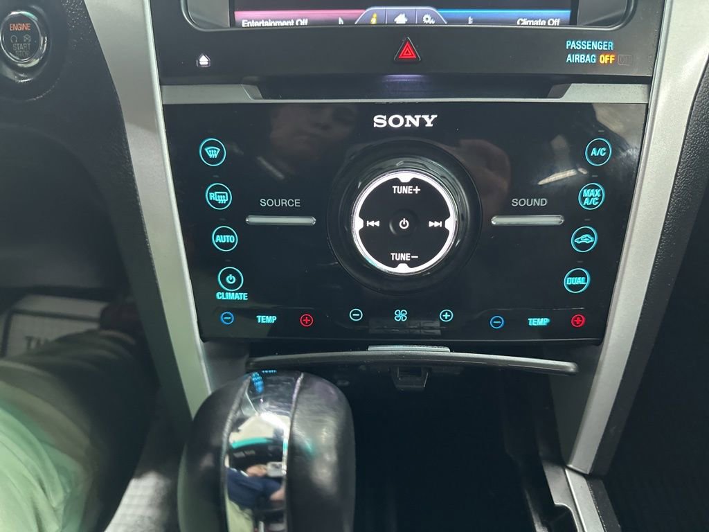 Used 2014 Ford Explorer Limited w/ Equipment Group 302A AWD/4WD image 46