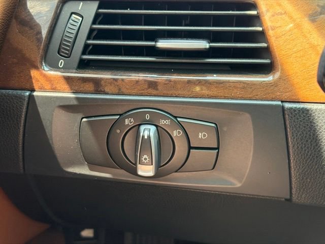 Used 2011 BMW 335i xDrive Sedan AWD/4WD image 36