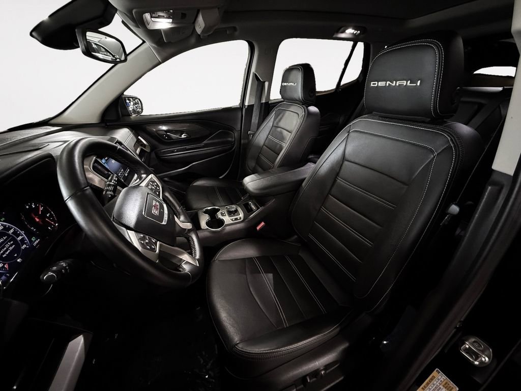 Used 2024 GMC Terrain Denali w/ Denali Premium Package image 8