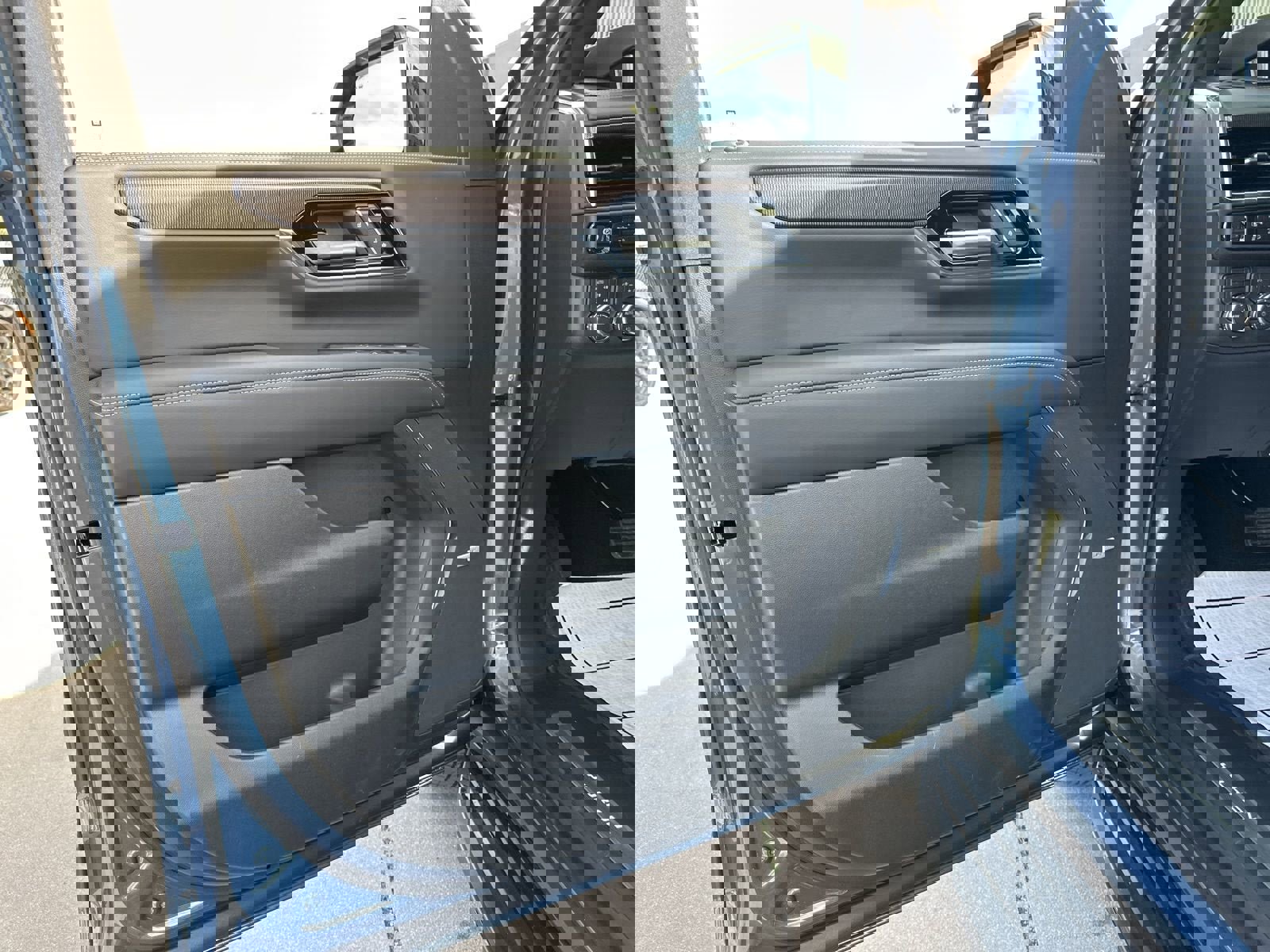 New 2026 GMC Yukon XL Elevation w/ Elevation Premium Package image 25