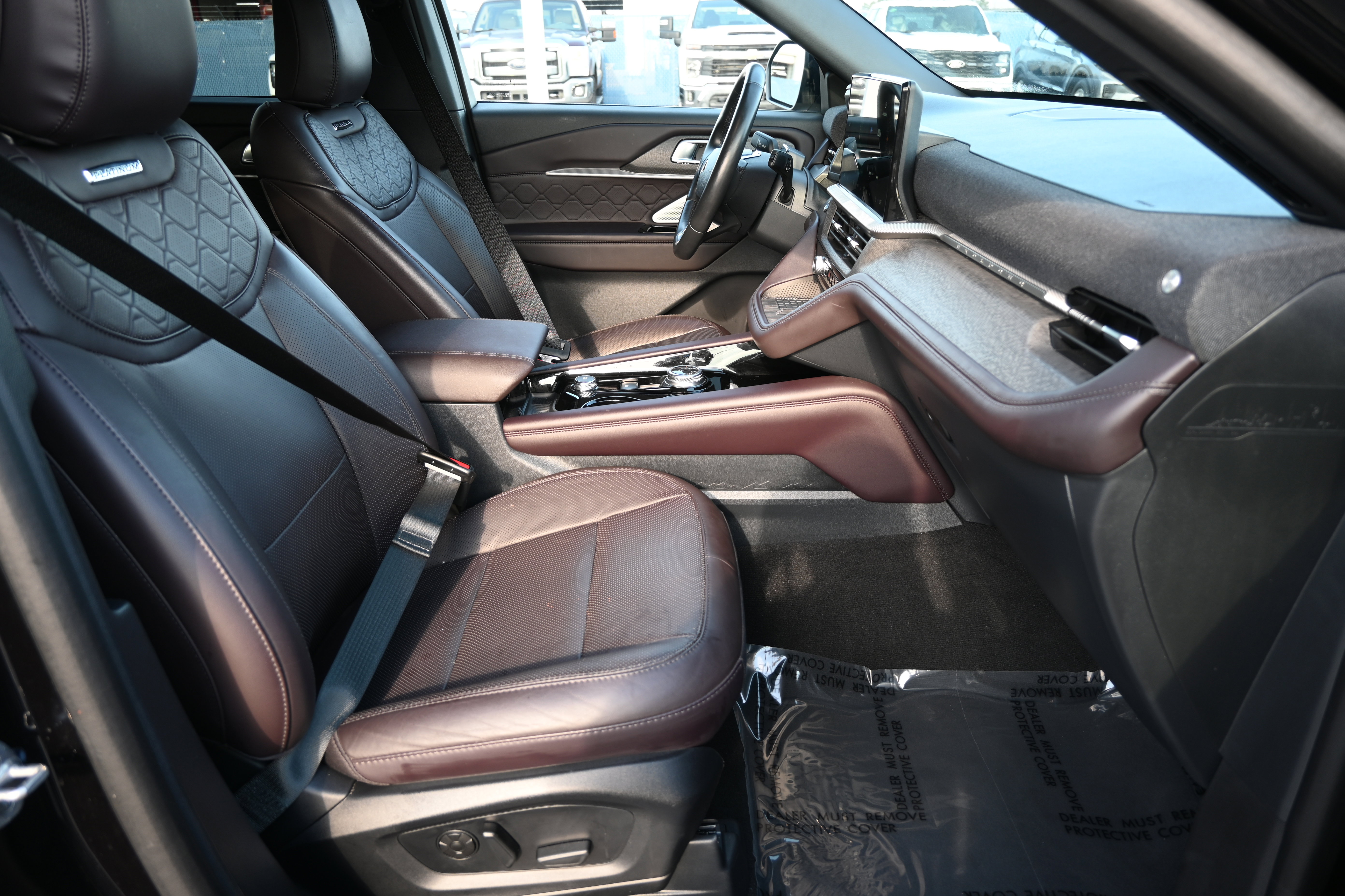 Used 2025 Ford Explorer Platinum w/ LUX Leather Package image 16